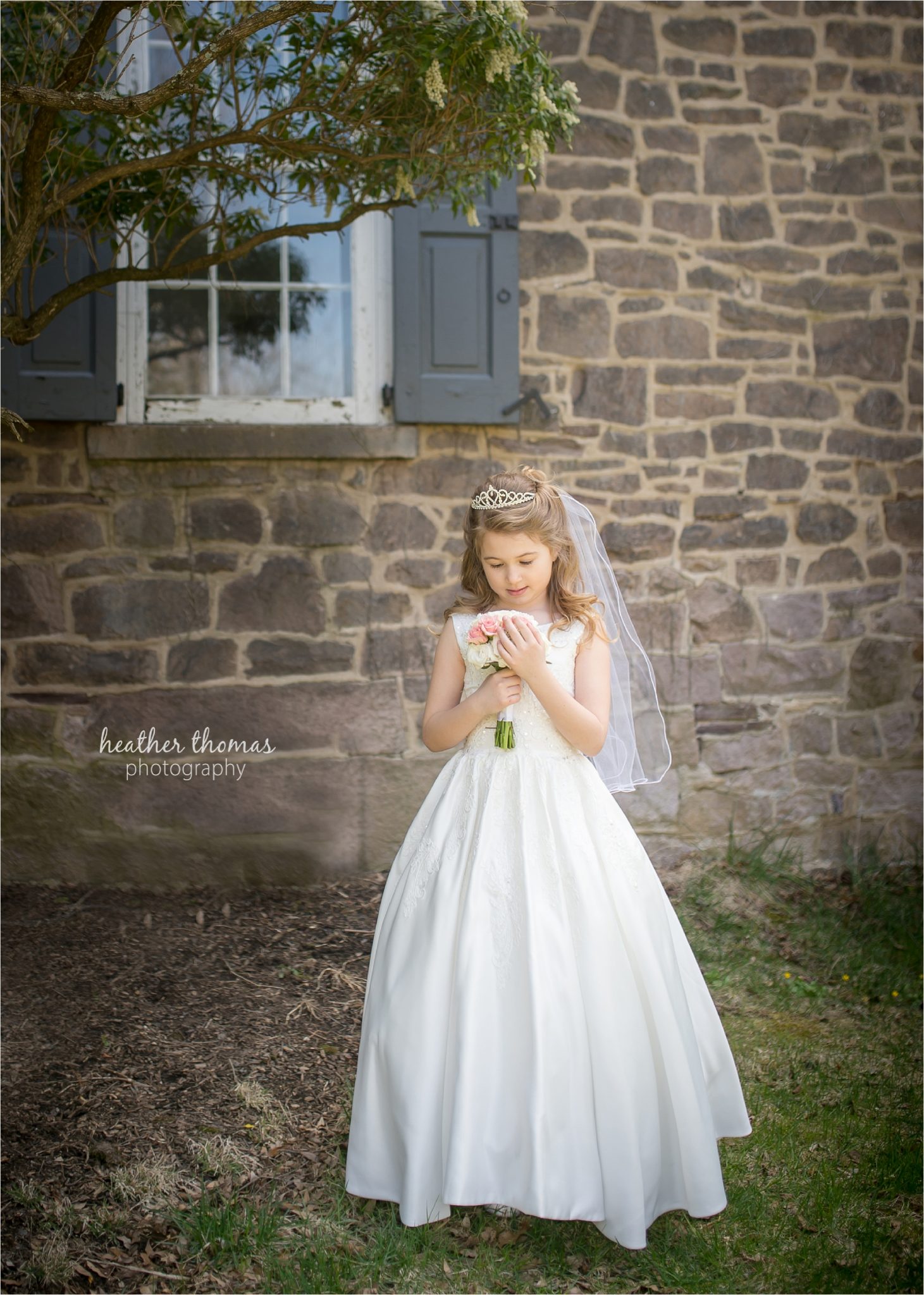 st andrews newtown communion portraits-29.jpg maternity portraits of a family of three at azalea garden waterworks with heather thomas photography