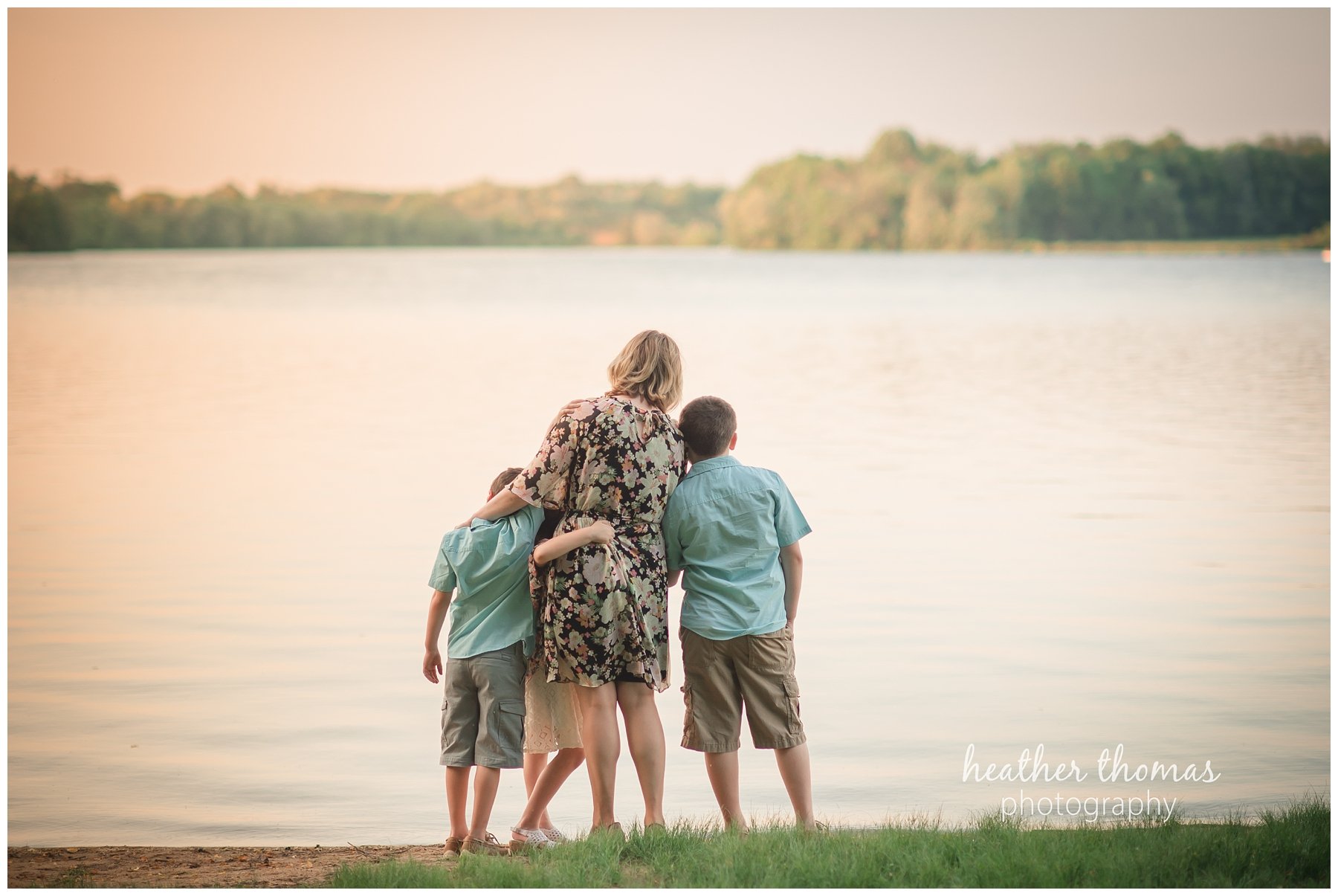 core creek family portrait-31.jpg a picture of three siblings and their mom holding hands in langhorne pa