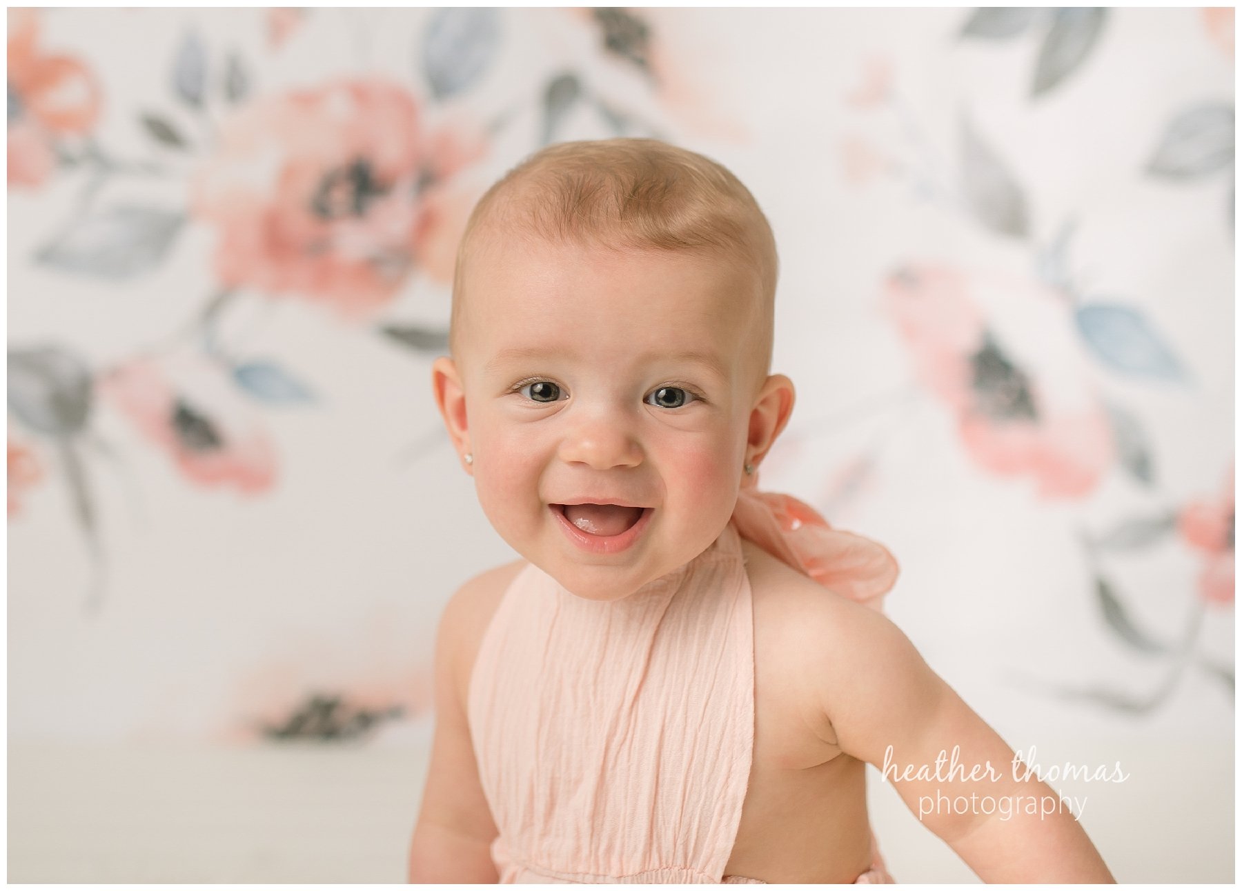 philly best baby photographer-15.jpg photographs of a family of three in their home during their newborn photography session with heather thomas photography