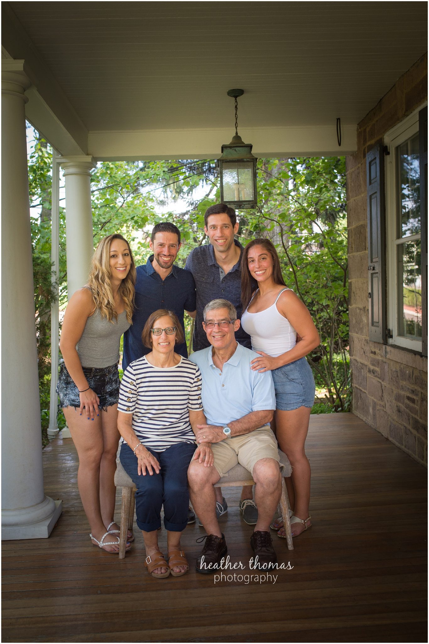 3 TIPS FOR EXTENDED FAMILY PHOTOS IN BUCKS COUNTY (OR ANYWHERE!) family portrait bucks county