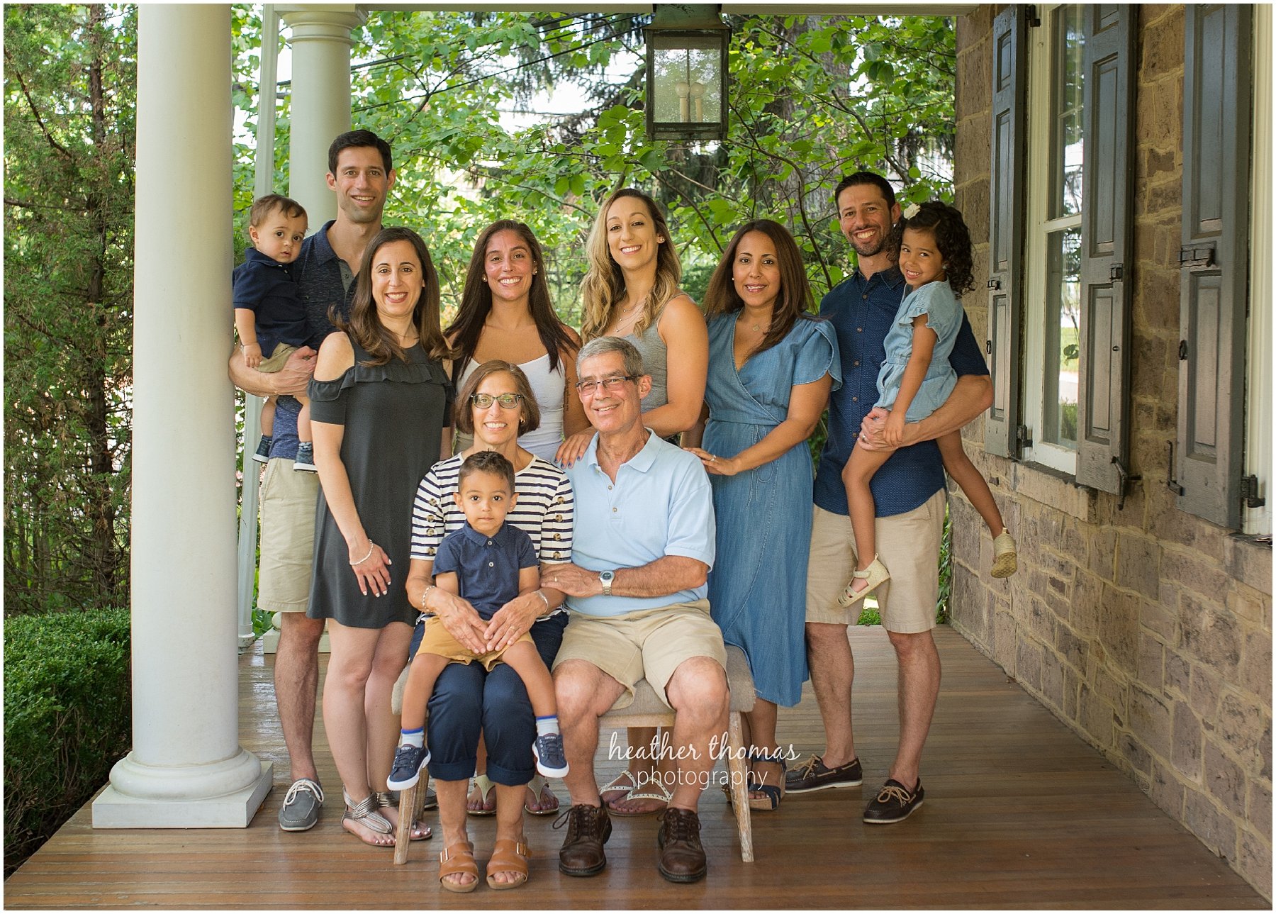 3 TIPS FOR EXTENDED FAMILY PHOTOS IN BUCKS COUNTY (OR ANYWHERE!) extended family photoshoot bucks county