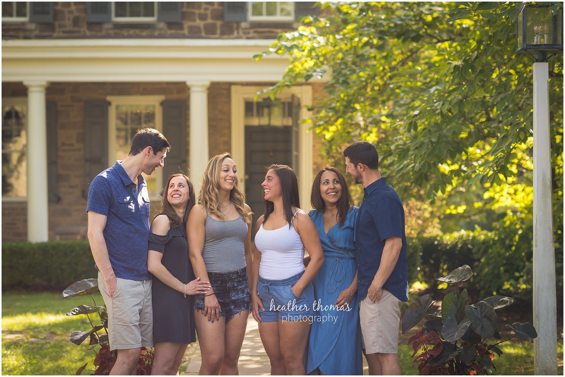 3 TIPS FOR EXTENDED FAMILY PHOTOS IN BUCKS COUNTY (OR ANYWHERE!) family portrait in bucks county pa