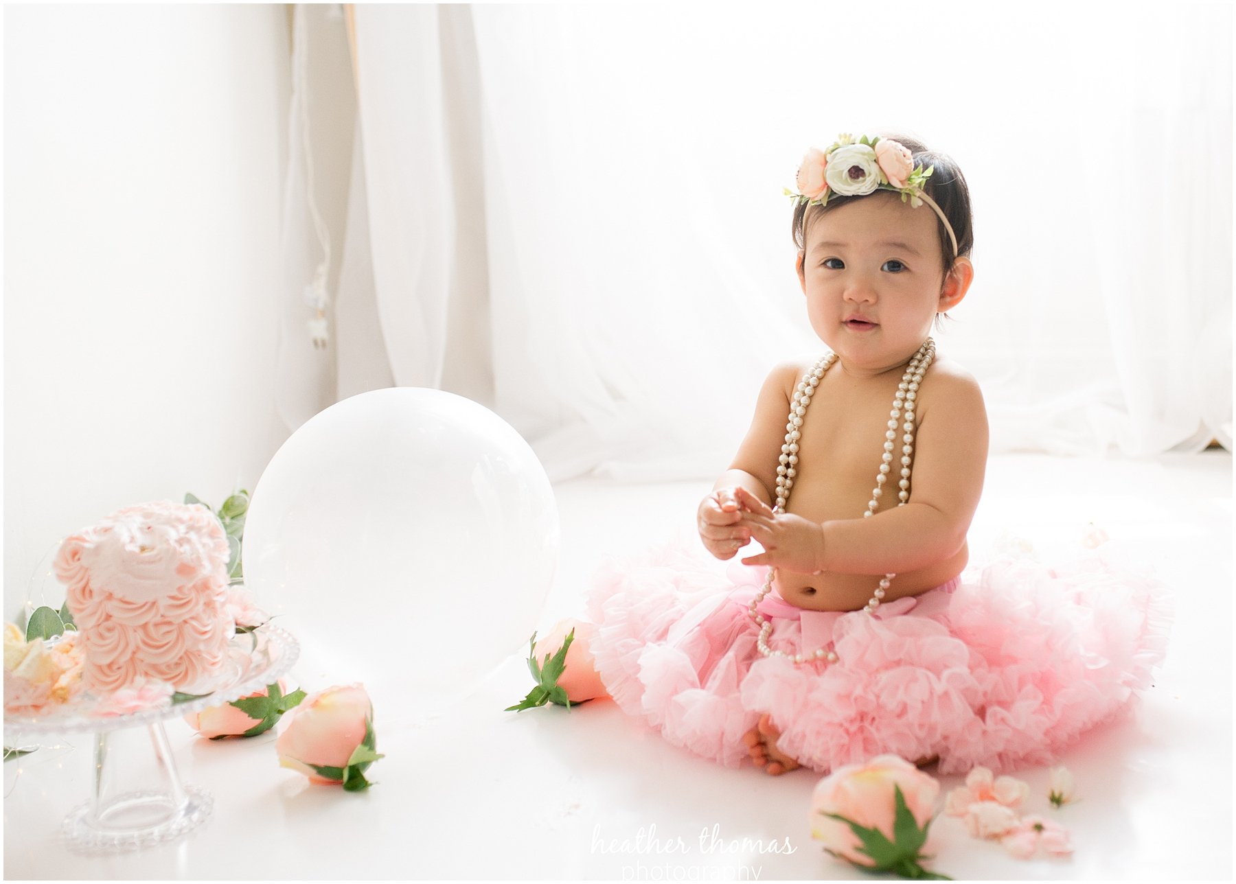 a first birthday cake smash in bucks county pa first-birthday-photos-philadelphia-118.jpg