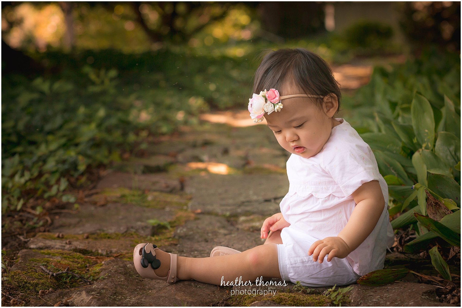 a first birthday cake smash in bucks county pa first-birthday-photos-philadelphia-63.jpg