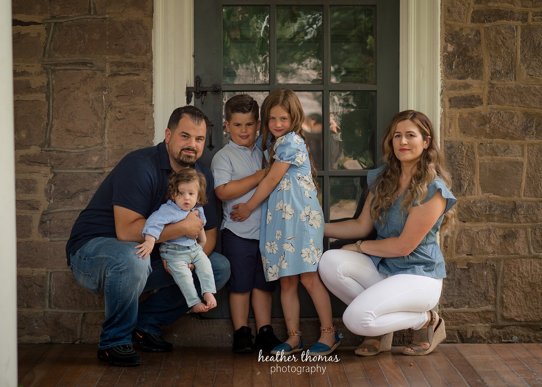 pictures of a family at the outdoor photography studio in Newtown newtown-family-portraits-17.jpg
