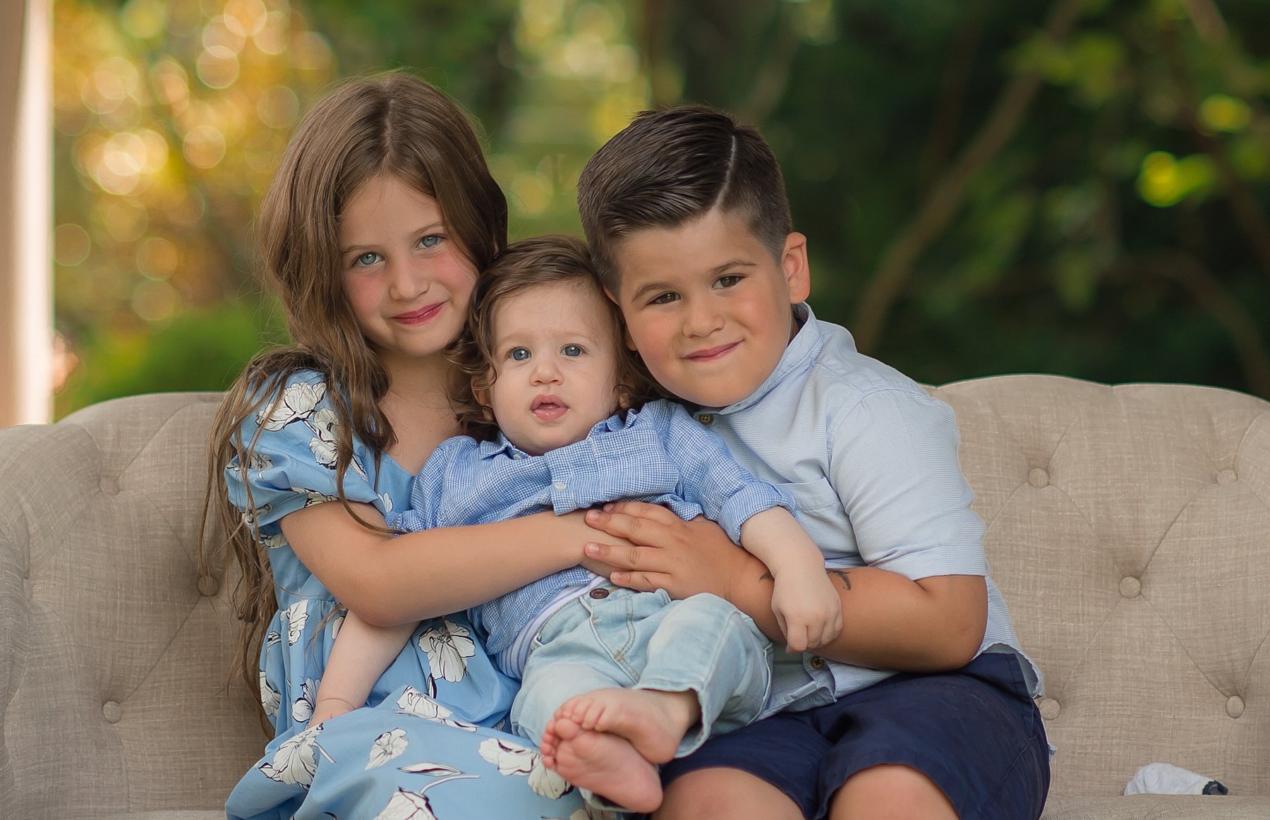 pictures of a family at the outdoor photography studio in Newtown newtown-family-portraits-32.jpg