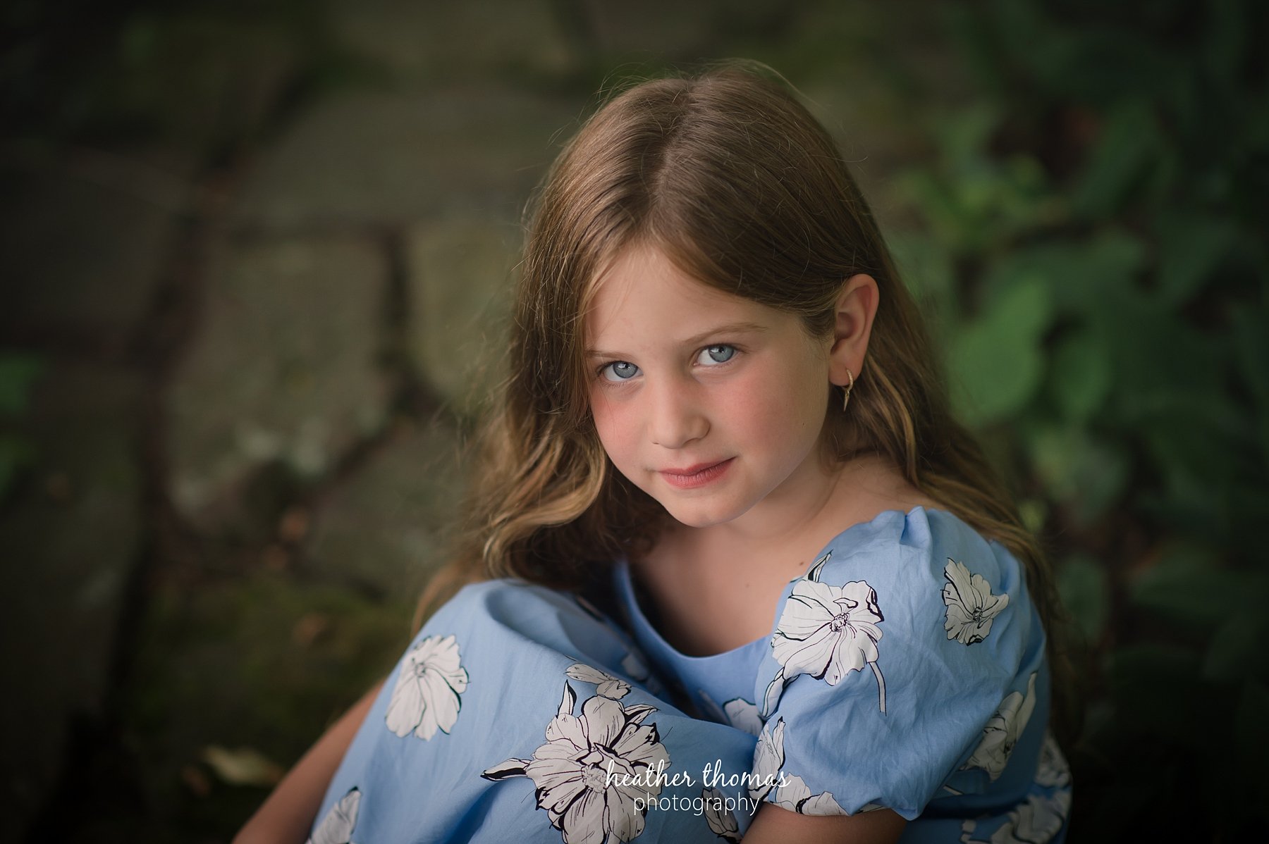 pictures of a family at the outdoor photography studio in Newtown newtown-family-portraits-40.jpg