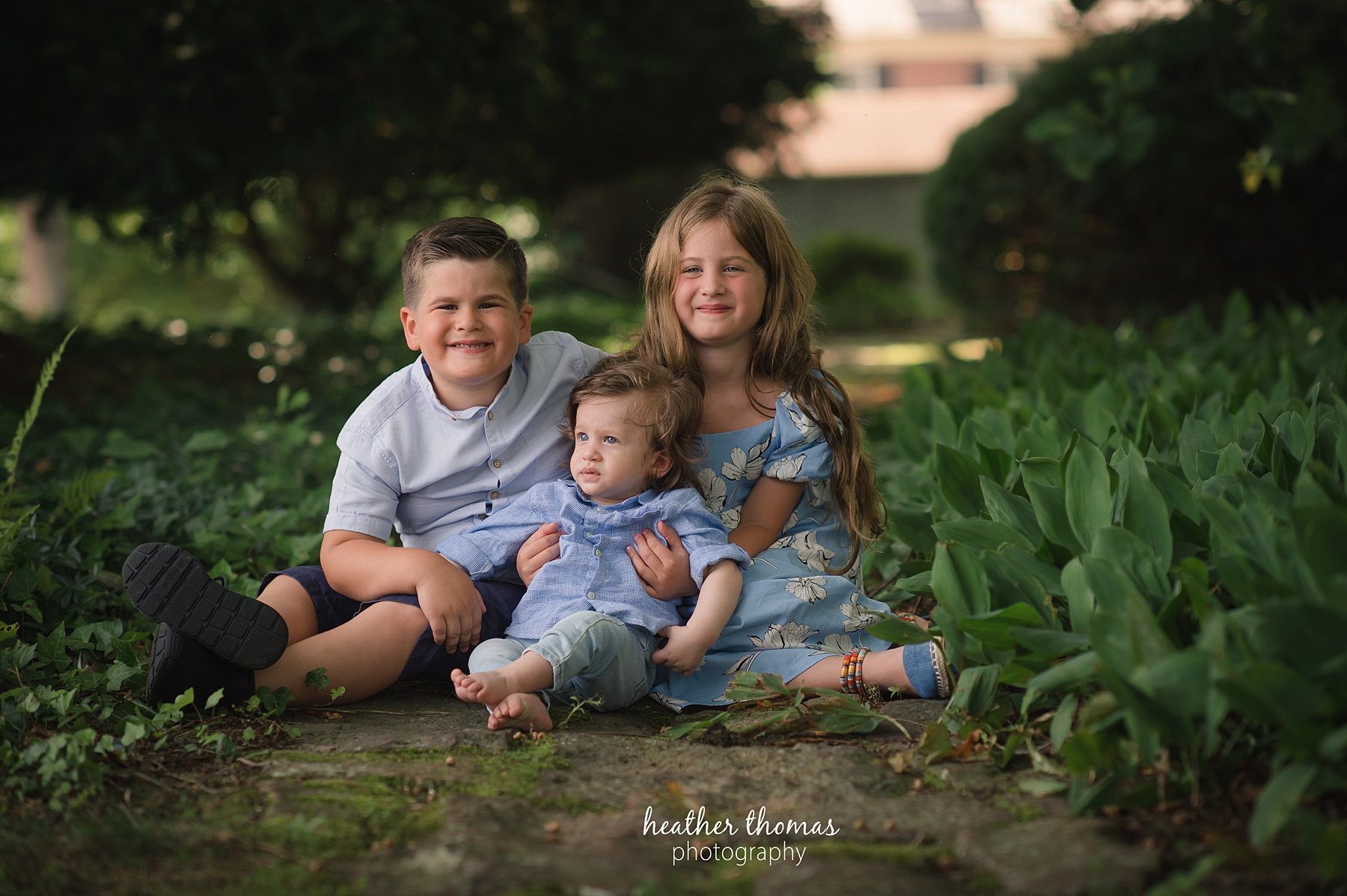 pictures of a family at the outdoor photography studio in Newtown newtown-family-portraits-59.jpg