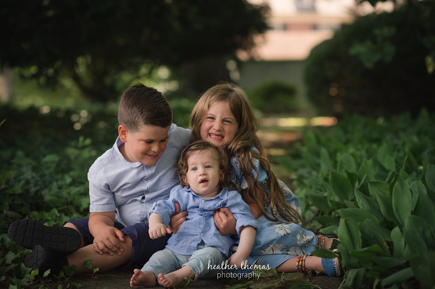 pictures of a family at the outdoor photography studio in Newtown newtown-family-portraits-60.jpg