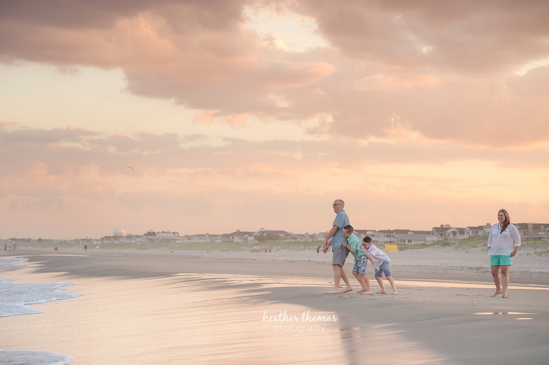 pictures of a family photo shoot in ocean city nj ocnj-beach-photographers-62.jpg
