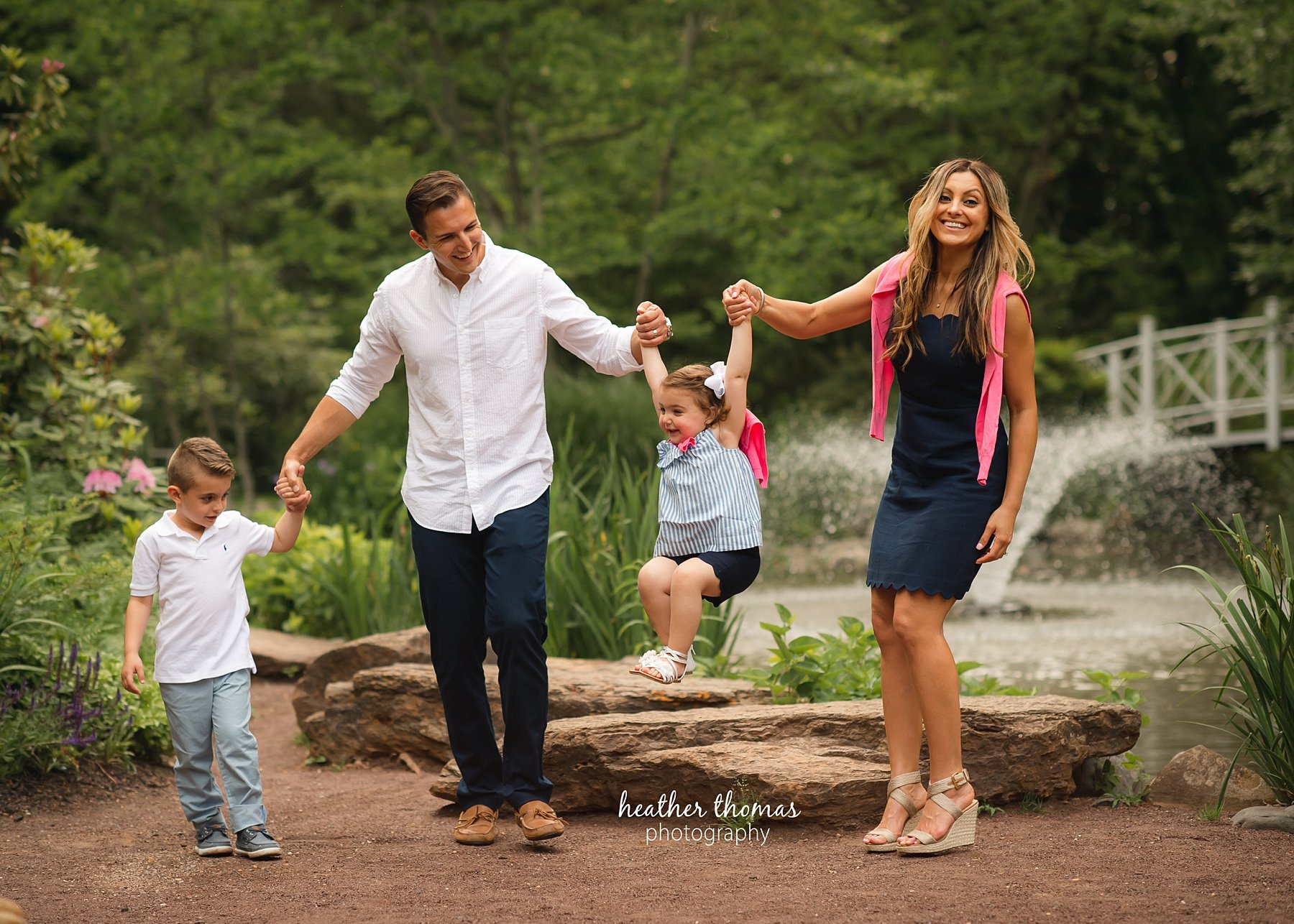 a family photo shoot at sayen gardens in NJ z-family-photos-sayen-gardens-43.jpg