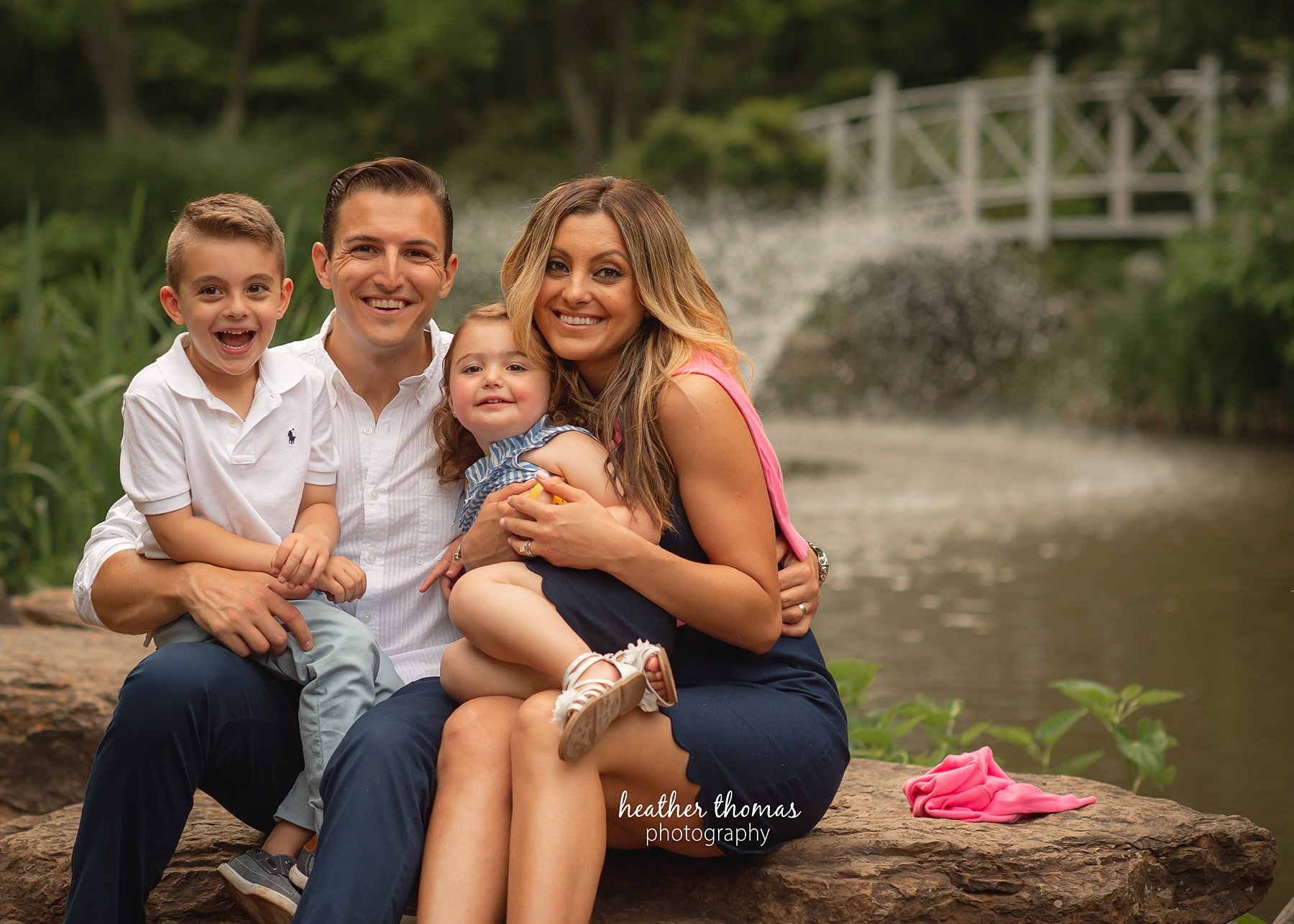 a family photo shoot at sayen gardens in NJ family portrait at sayen gardens