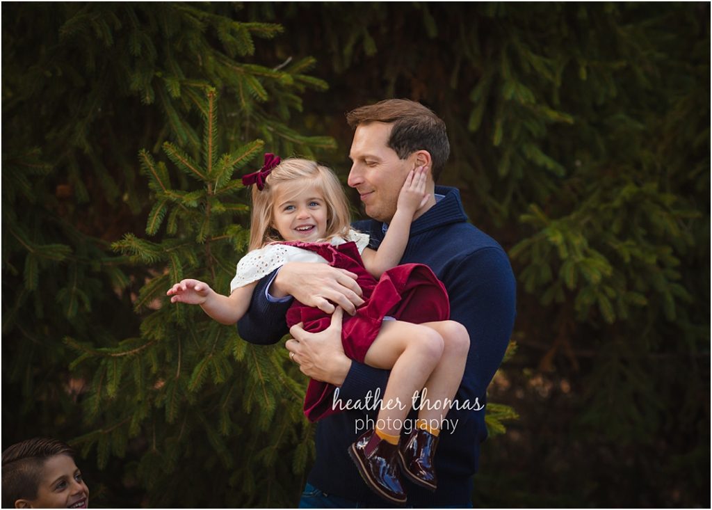 Extended Family Photo Shoot in Philadelphia, PA | Heather Thomas Photography father daughter portrait outdoors in nature