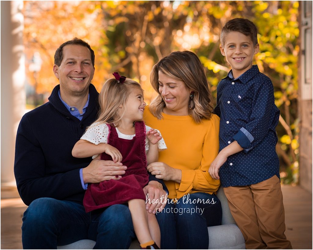 Extended Family Photo Shoot in Philadelphia, PA | Heather Thomas Photography family portrait in the fall outdoors