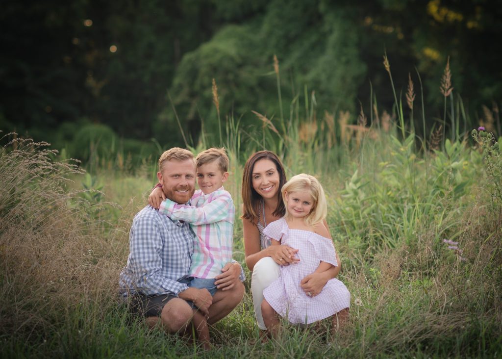 5 Family-Friendly Philadelphia Photo Shoot Locations a family in a field at their Philadelphia Photo Shoot Location Tyler State Park