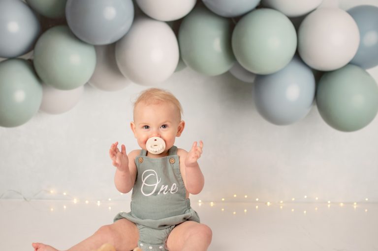 What Is a Cake Smash Photoshoot in Phildelphia?
