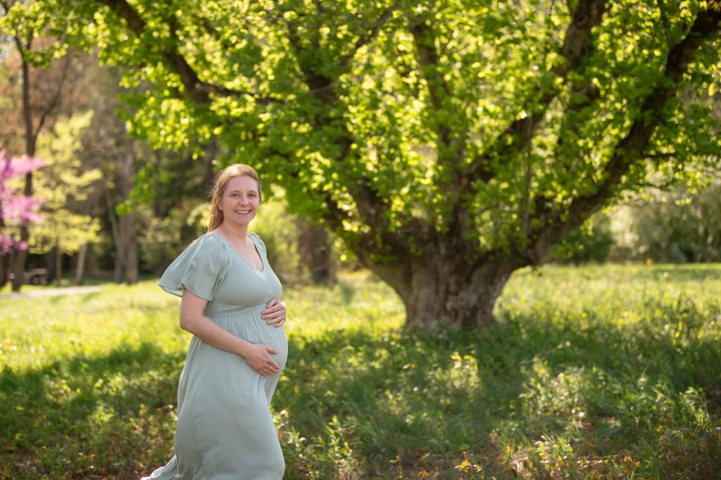 Philadelphia Maternity Photographer Recommends the 3 Best Prenatal Massages