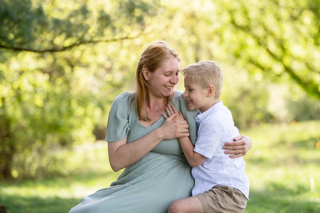 Philadelphia Maternity Photographer Recommends the 3 Best Prenatal Massages